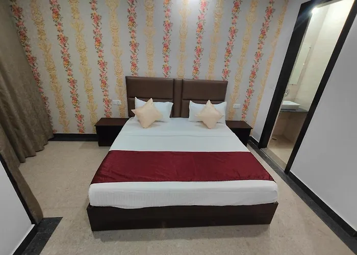 Deluxe Queen Room
